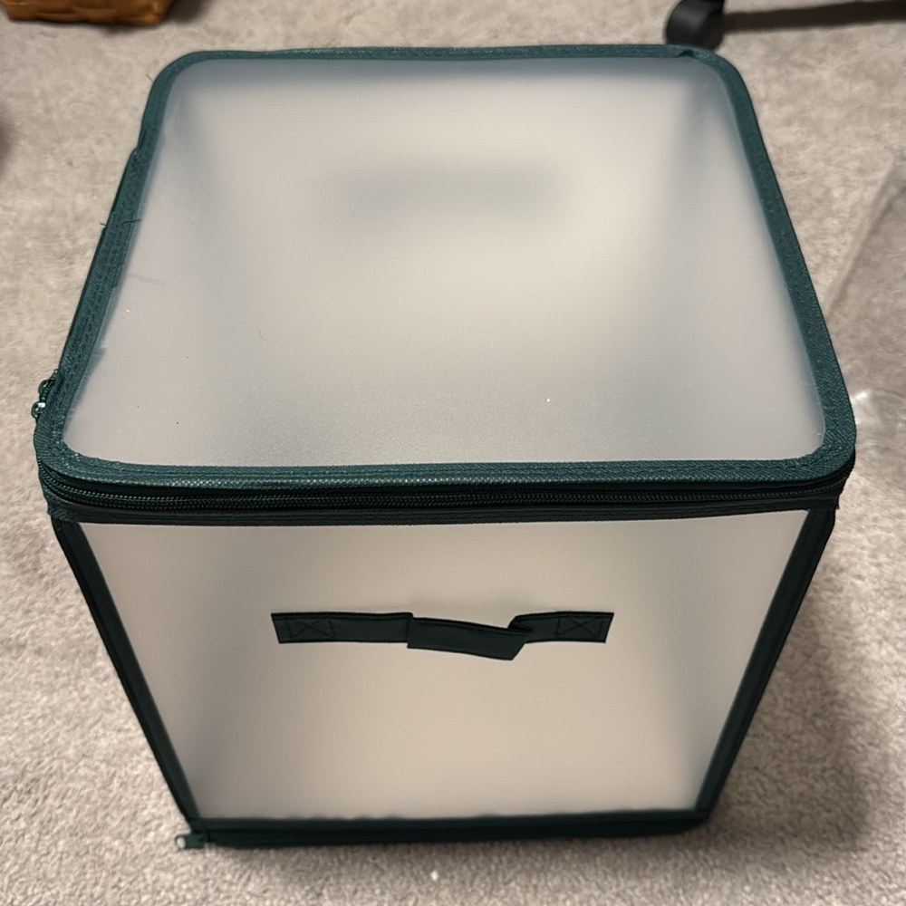 NIB Holiday Ornament Zippered Storage Case - Adjustable Slots-Holds 64 Ornaments - Picture 9 of 9